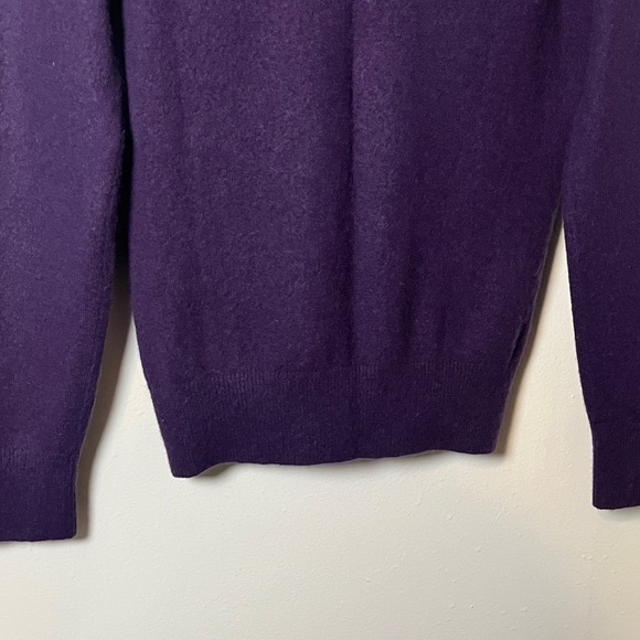 Lands' End 100% Cashmere Purple Classic V-Neck Quiet Luxury Preppy Sweater Sz XS - Picture 7 of 8